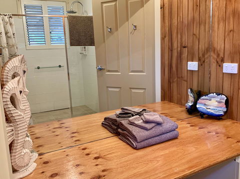 Inna Nutshell - E Caravan Parks 11