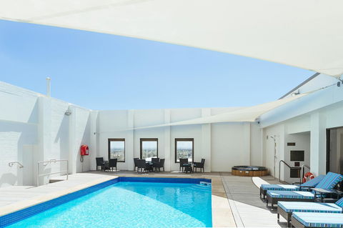 Stamford Plaza Adelaide - E Caravan Parks 4