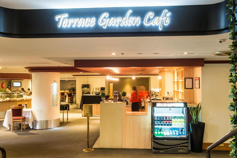 Stamford Plaza Adelaide - E Caravan Parks 43
