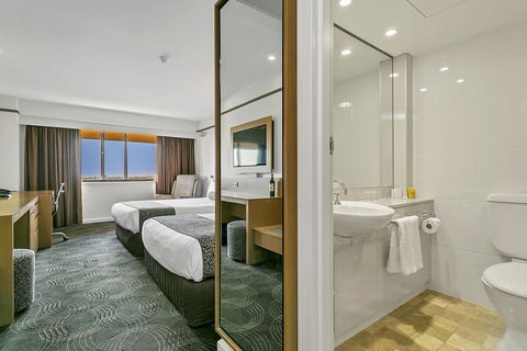 Stamford Plaza Adelaide - E Caravan Parks 34