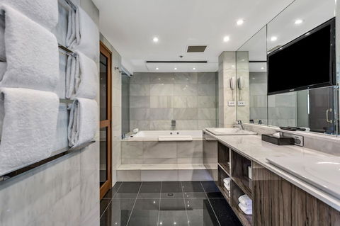Stamford Plaza Adelaide - E Caravan Parks 42