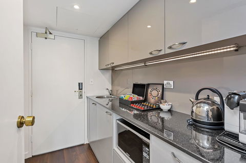 Stamford Plaza Adelaide - E Caravan Parks 41