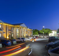 Adelaide Inn - E Caravan Parks