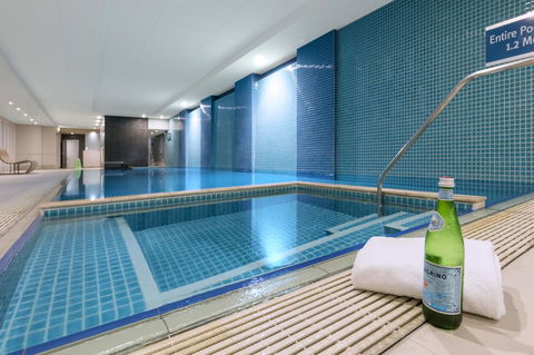 Oaks Glenelg Plaza Pier Suites - E Caravan Parks 9