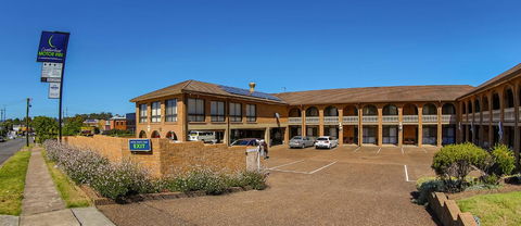 Cumberland Motor Inn - E Caravan Parks 27