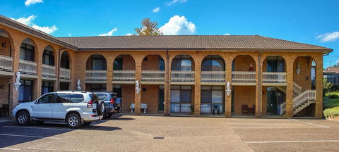 Cumberland Motor Inn - E Caravan Parks 34