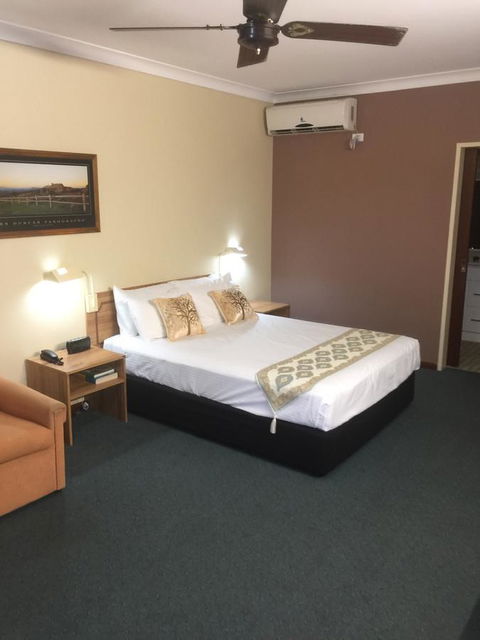 Cumberland Motor Inn - E Caravan Parks 25