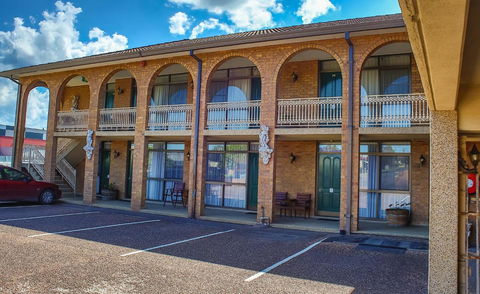 Cumberland Motor Inn - E Caravan Parks 33