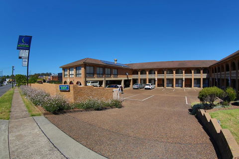 Cumberland Motor Inn - E Caravan Parks 7