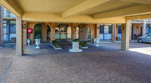 Cumberland Motor Inn - E Caravan Parks 38
