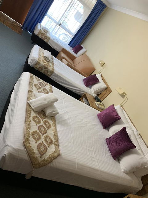 Cumberland Motor Inn - E Caravan Parks 20