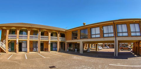 Cumberland Motor Inn - E Caravan Parks 40