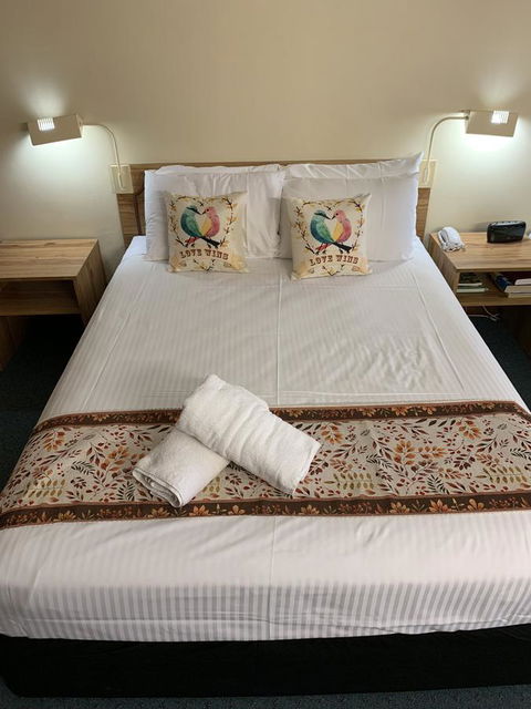 Cumberland Motor Inn - E Caravan Parks 18