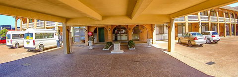Cumberland Motor Inn - E Caravan Parks 42