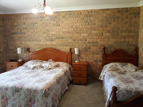 Acacia Apartments - E Caravan Parks 11