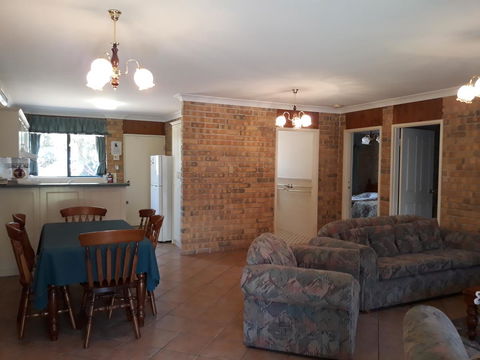 Acacia Apartments - E Caravan Parks 21