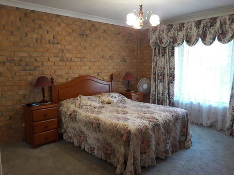 Acacia Apartments - E Caravan Parks 7