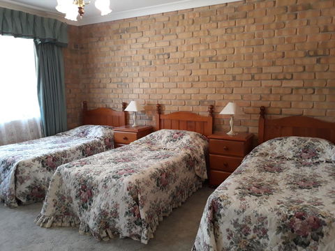 Acacia Apartments - E Caravan Parks 14