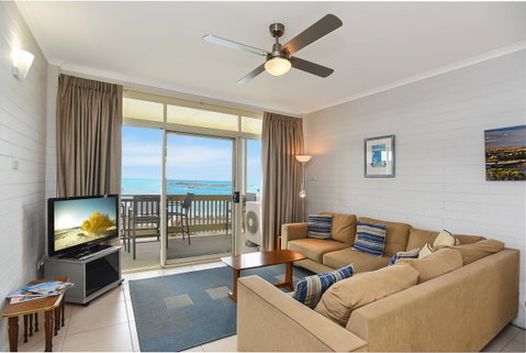 The Dolphins Beachfront Apartments - E Caravan Parks 13
