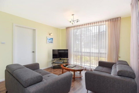The Dolphins Beachfront Apartments - E Caravan Parks 17