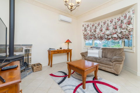 Barossa Vineyard Cottages - E Caravan Parks 18