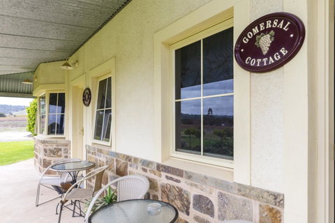 Barossa Vineyard Cottages - E Caravan Parks 11