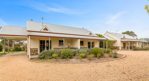 Barossa Vineyard Cottages - E Caravan Parks 24