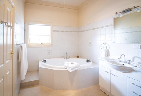 Barossa Vineyard Cottages - E Caravan Parks 33