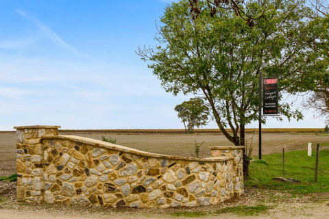 Barossa Vineyard Cottages - E Caravan Parks 9