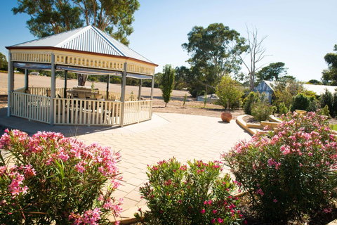 Barossa Vineyard Cottages - E Caravan Parks 4