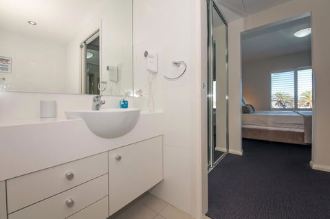 Pacific Blue 278-265 Sandy Pt Rd- Dual Key Access, Wifi, Linen And Air Conditioning - E Caravan Parks 12