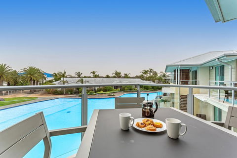 Pacific Blue 278-265 Sandy Pt Rd- Dual Key Access, Wifi, Linen And Air Conditioning - E Caravan Parks 0