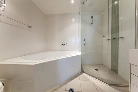 Pacific Blue 278-265 Sandy Pt Rd- Dual Key Access, Wifi, Linen And Air Conditioning - E Caravan Parks 11