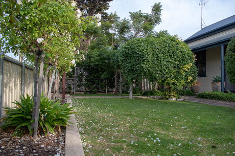 Haven Cottage Kangaroo Island - E Caravan Parks 6