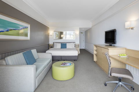 Crowne Plaza Terrigal Pacific, An IHG Hotel - E Caravan Parks 2