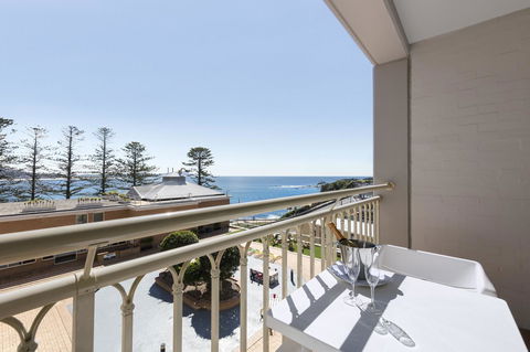 Crowne Plaza Terrigal Pacific, An IHG Hotel - E Caravan Parks 5