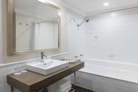 Crowne Plaza Terrigal Pacific, An IHG Hotel - E Caravan Parks 6