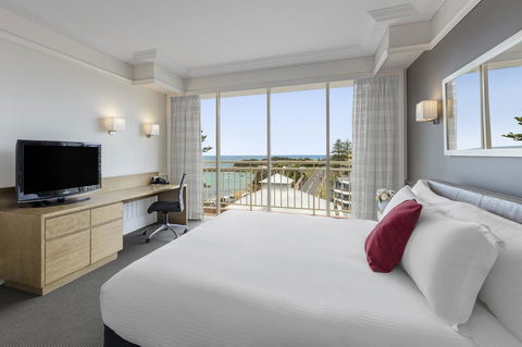 Crowne Plaza Terrigal Pacific, An IHG Hotel - E Caravan Parks 30