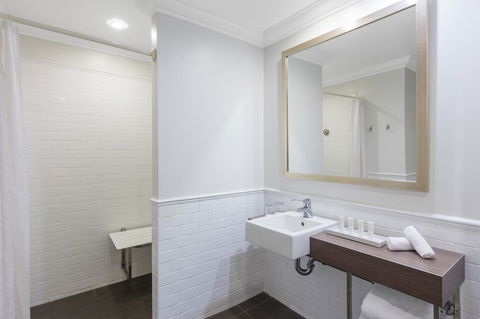 Crowne Plaza Terrigal Pacific, An IHG Hotel - E Caravan Parks 39