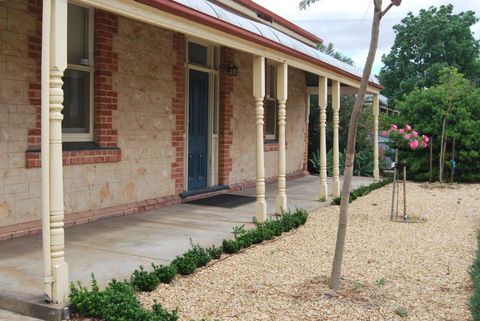 Jacaranda Cottage - E Caravan Parks 12