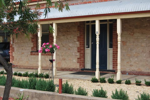 Jacaranda Cottage - E Caravan Parks 13