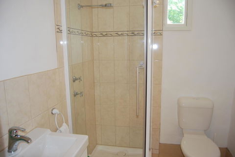 Jacaranda Cottage - E Caravan Parks 11