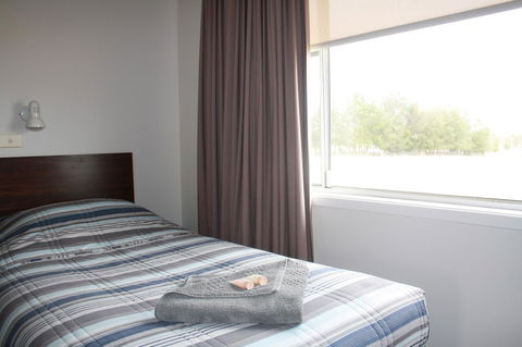 Isis Motel Scone - E Caravan Parks 0