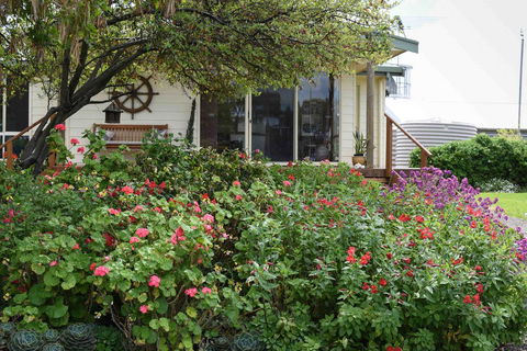 Admirals Inn - E Caravan Parks 17