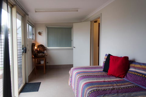 Admirals Inn - E Caravan Parks 18