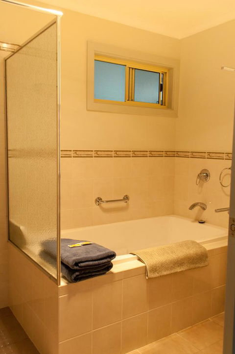 Admirals Inn - E Caravan Parks 20