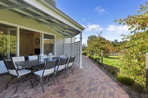 Grandview Accommodation - The Elm Tree Apartments - E Caravan Parks 26