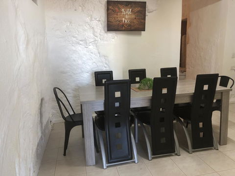 Aussie Opal Diggers Outback Retreat-Undergound - E Caravan Parks 14