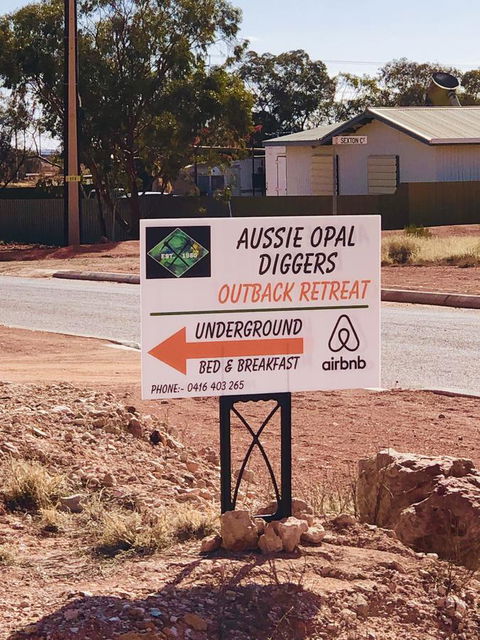Aussie Opal Diggers Outback Retreat-Undergound - E Caravan Parks 24