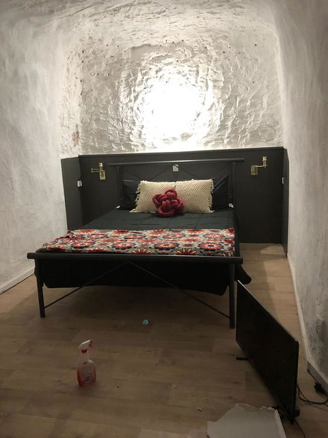 Aussie Opal Diggers Outback Retreat-Undergound - E Caravan Parks 10